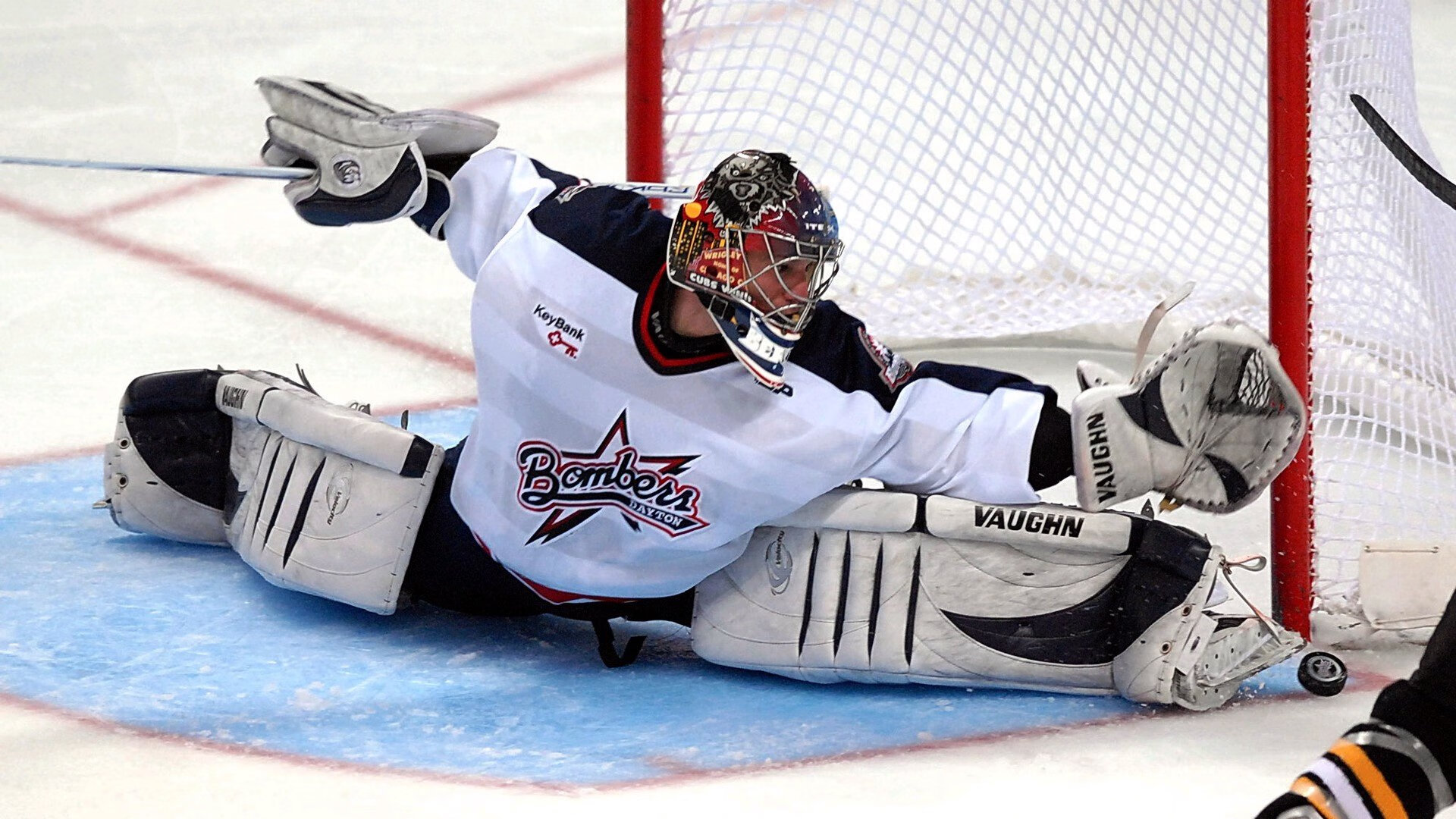 当东契奇在达拉斯点燃苍穹，火箭已在东方掀起淘汰赛的惊涛—现代篮球的英雄主义与整体博弈